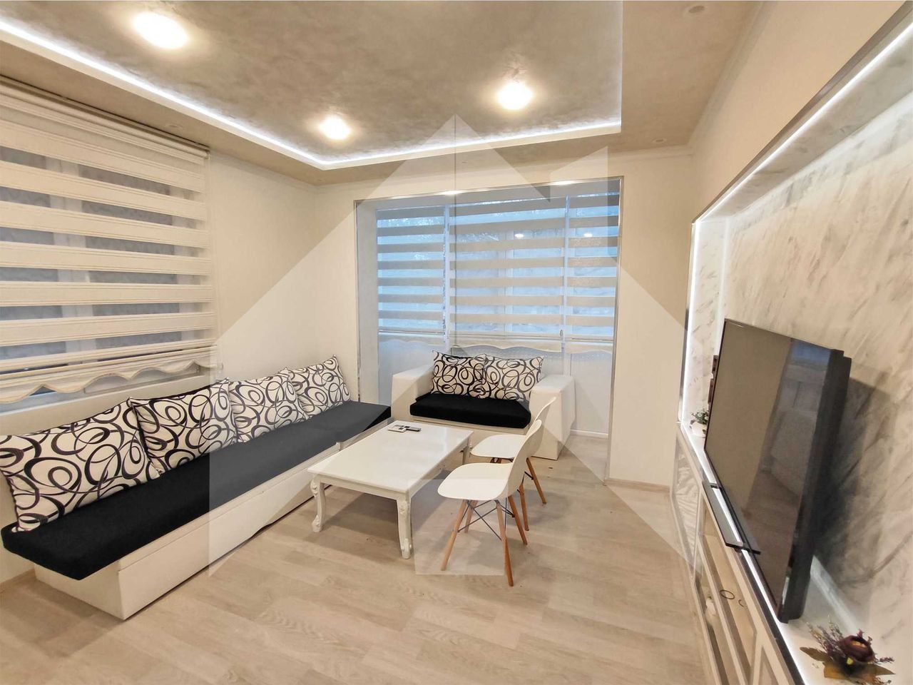 Продава се Тристаен апартамент в Нови пазар - 75 кв.м за 1054 €/кв.м - Снимка #6