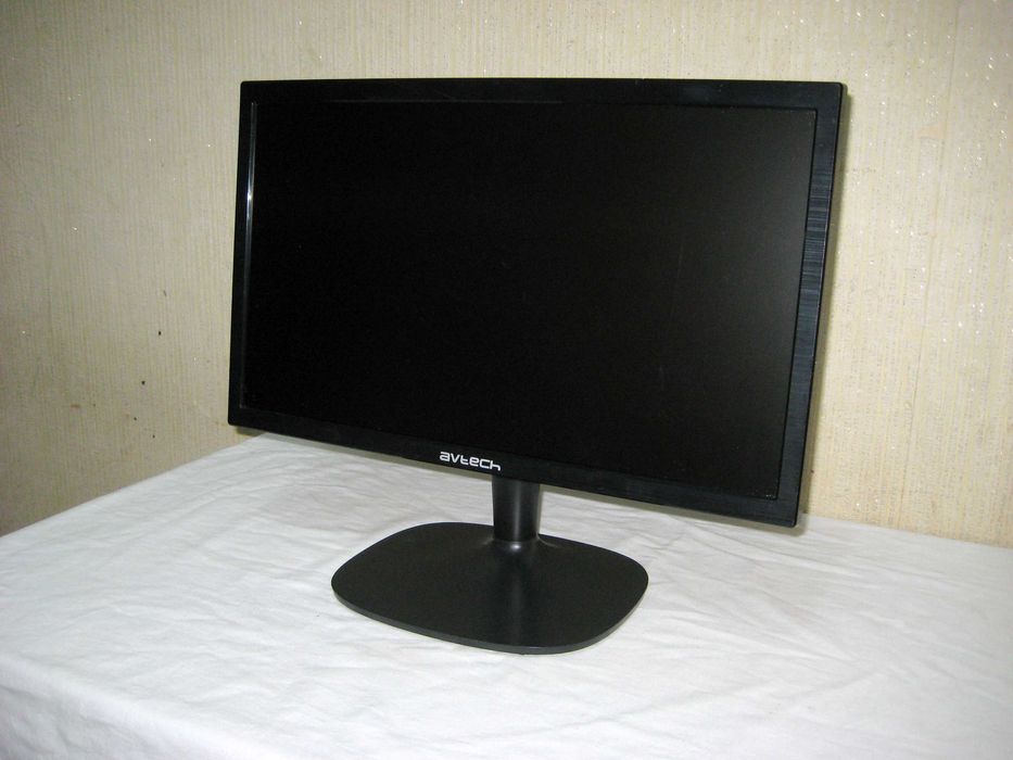 Монитор Avtech LED19 идеальном в целом рабочим состоянии !