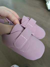 Бебешки обувки с кожена стелка
