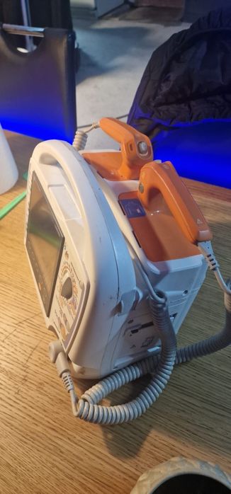 Defibrilator Nihon Kohden Cardiolife