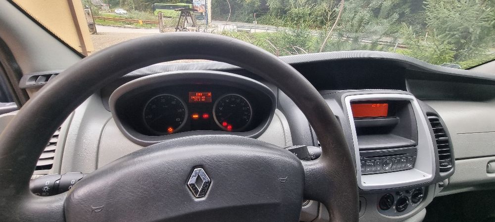 Renault Trafic II 8+1 locuri extra long !!