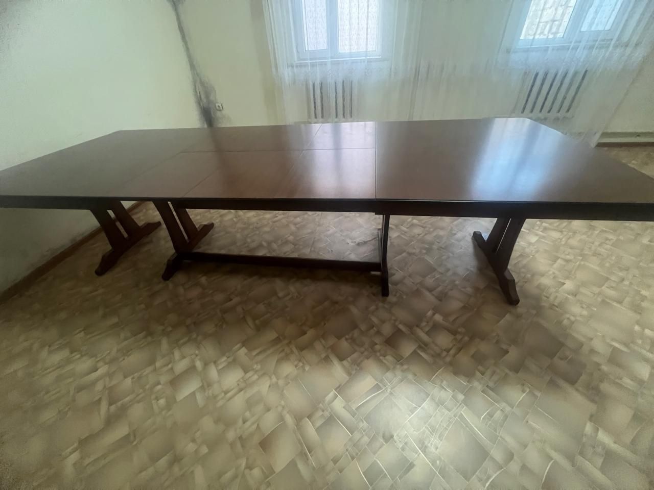 стол для гостинной