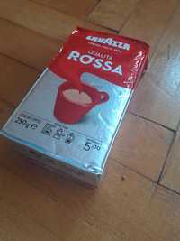 Vand cafea lavazza punga 250 grame - 14 ron punga