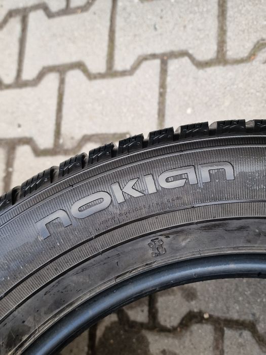 235 55 17 Nokian