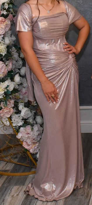 Rochie purtata 1 singura data la un eveniment