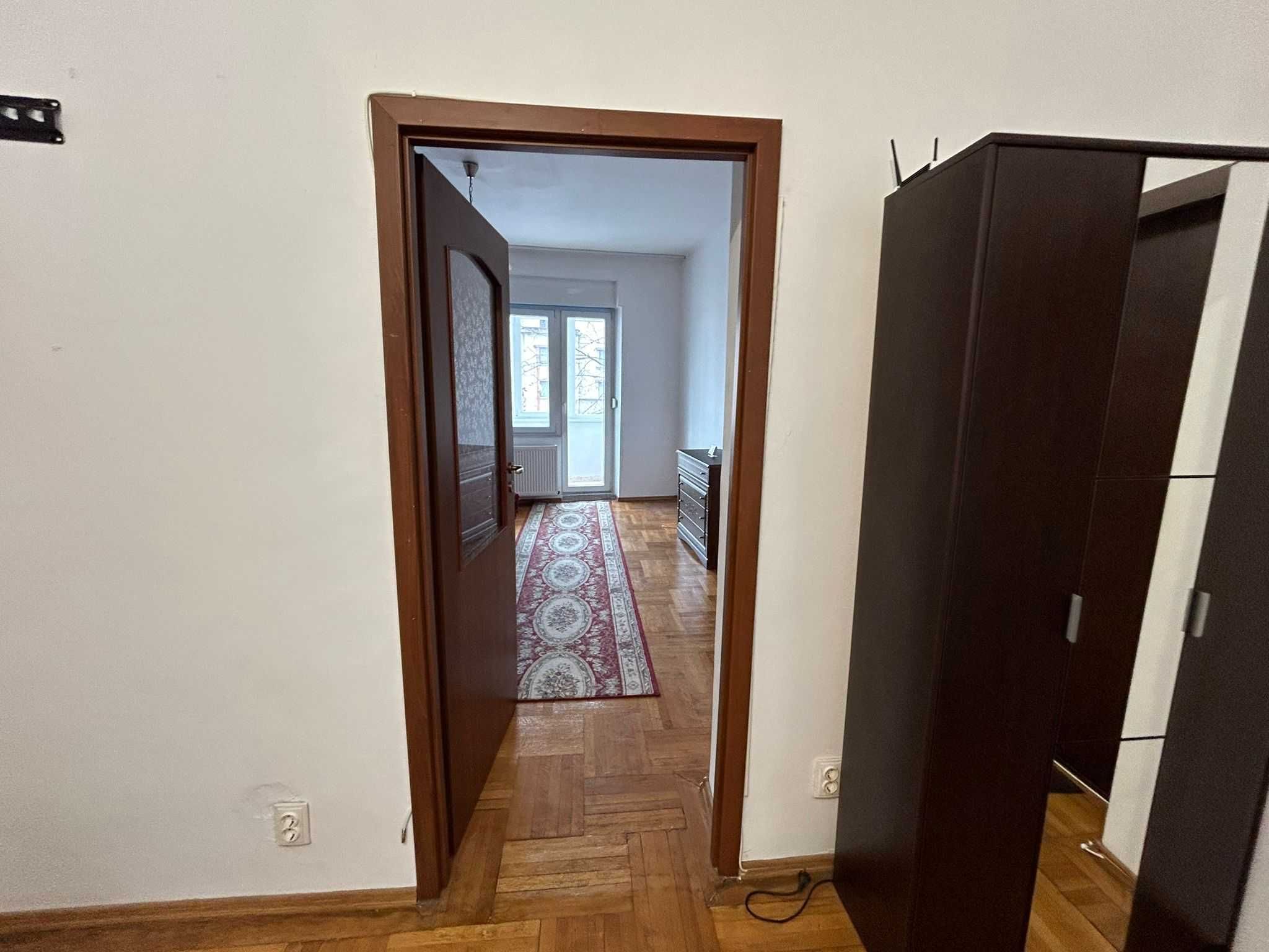 Inchiriez apartament 2 camere