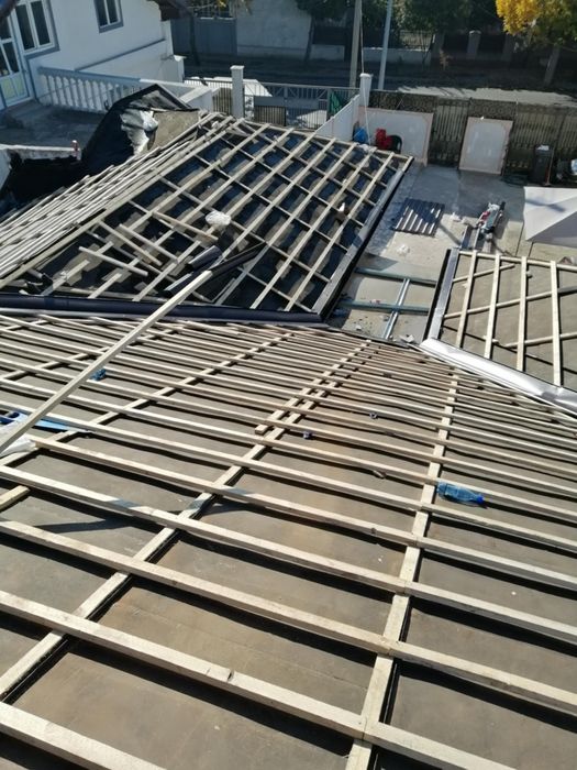 Acoperisuri mansardari jgheaburi burlane reparații tigla metalica