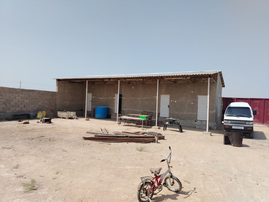 База сотилади арзон нархга