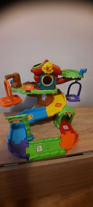 Vtech Casuta din copac cu animalute interactive