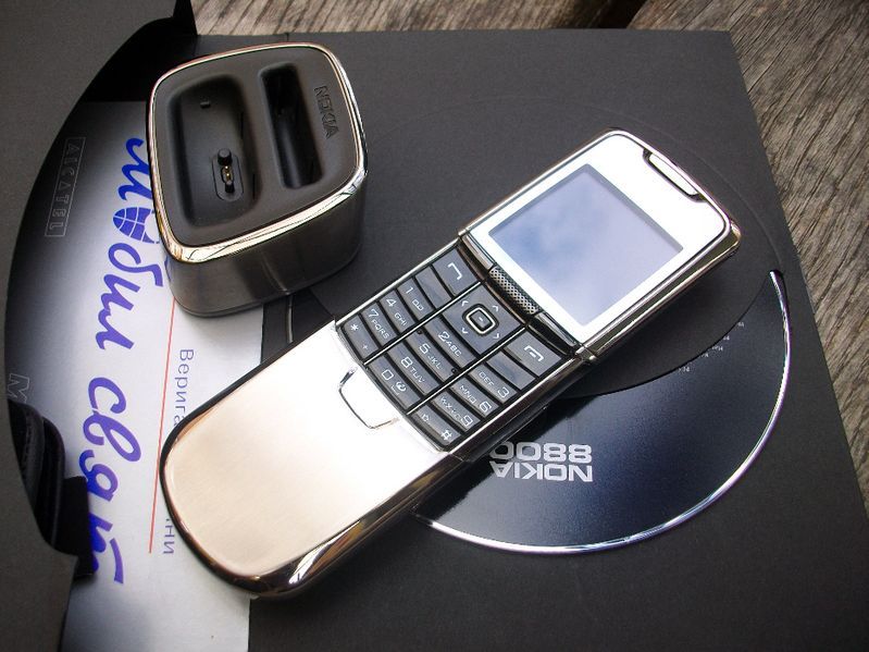 Nokia 8800 Made in Germany Закупен нов от Мобилен Свят Комплект