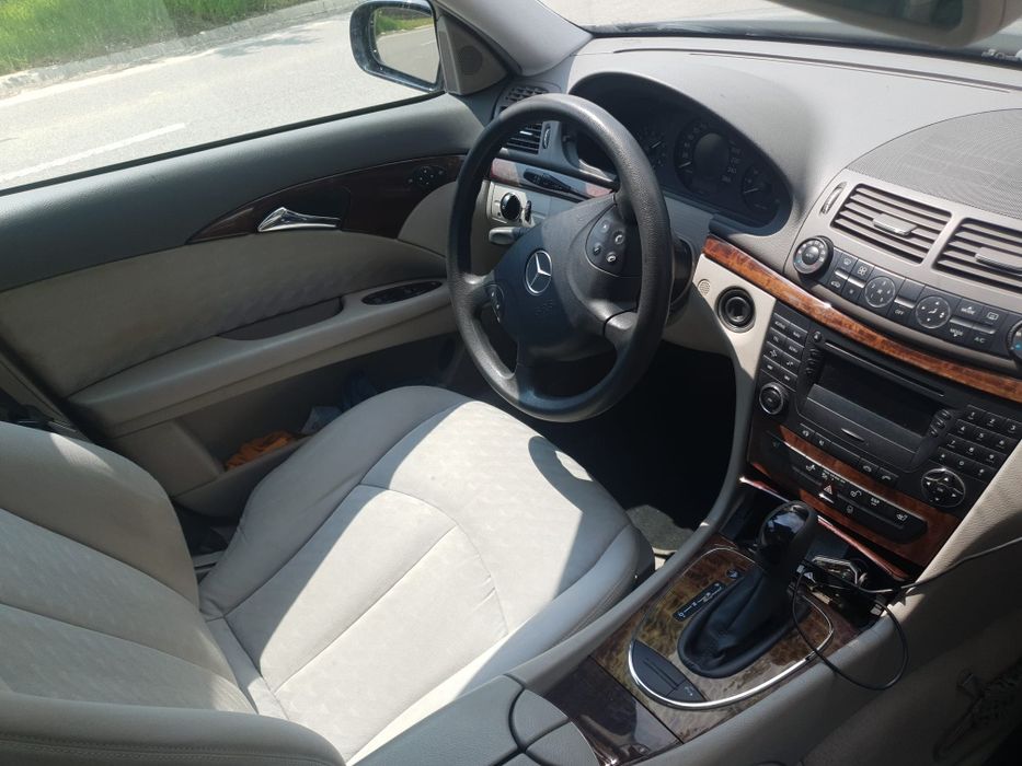 Mercedes W211 E200
