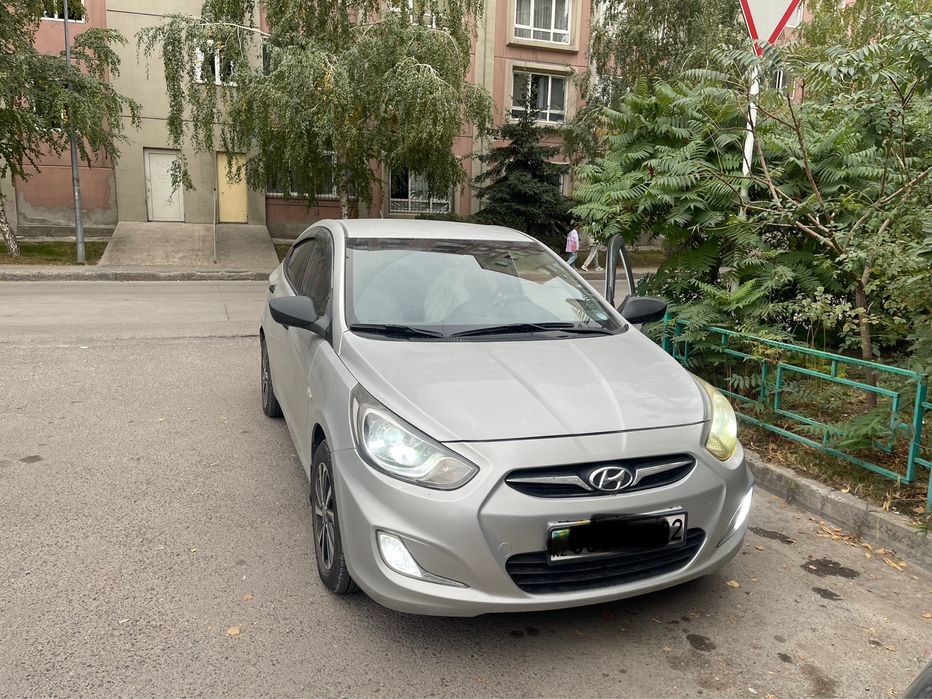 Продам машину Accent