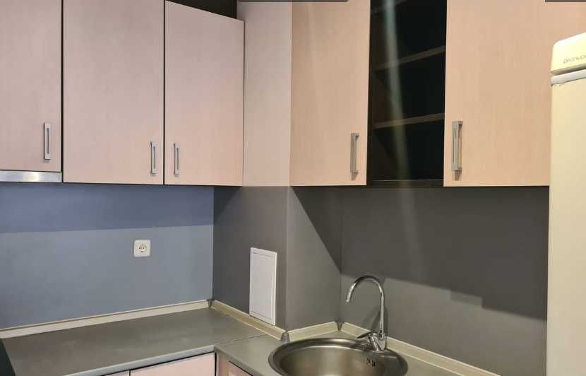 Дава се под наем Двустаен апартамент в Бургас, Център - 72 кв.м за 153 € - Снимка #2