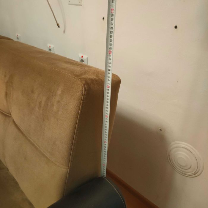 Разтегателен диван с лежанка