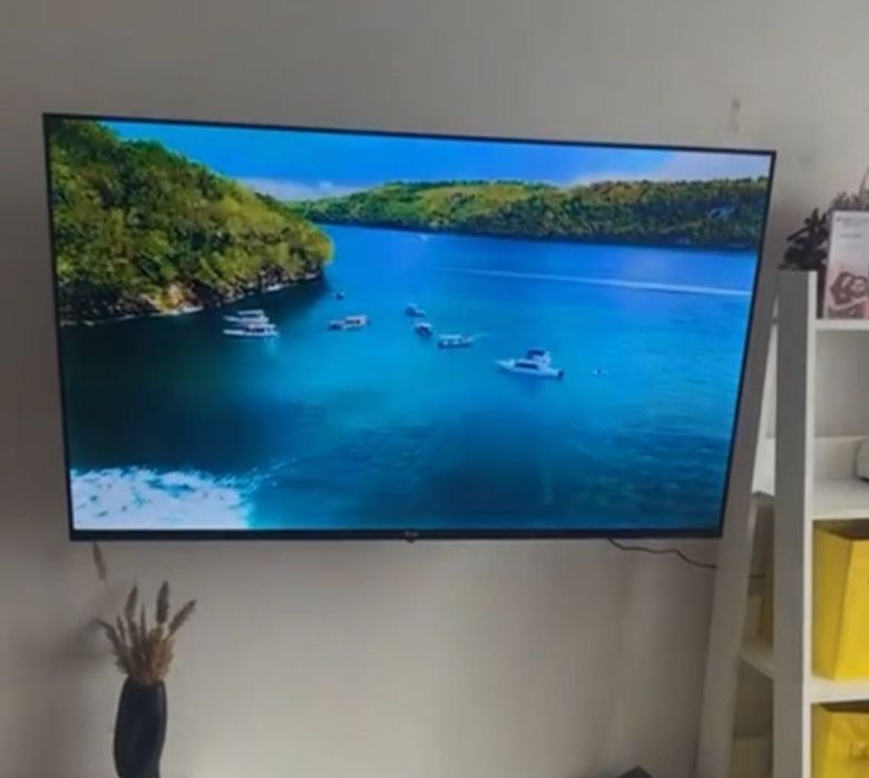 Продам телевизор LG