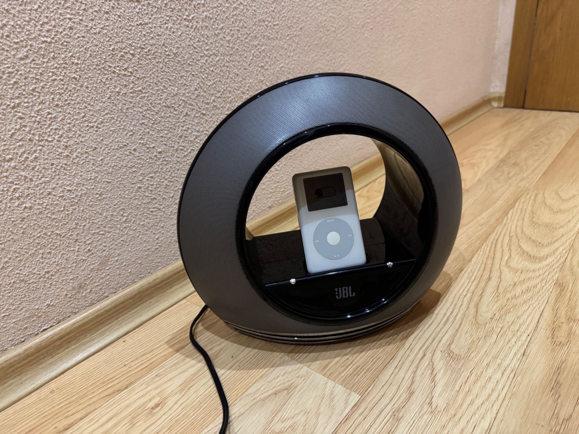 JBL Radial – Аудио система с уникален звук и емблематичен дизайн!