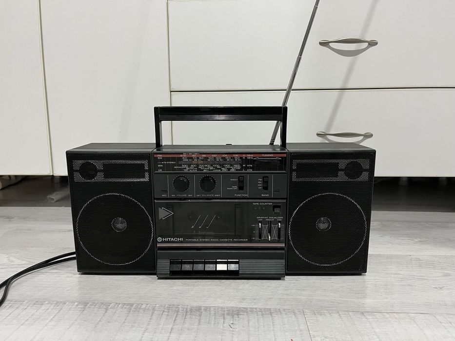 Radio casetofon Hitachi TRK 612 E