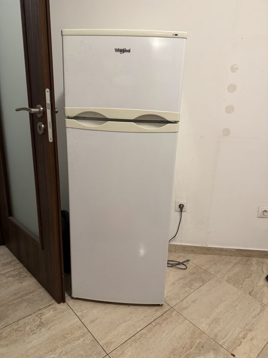 Хладилник с чекмедже замразено