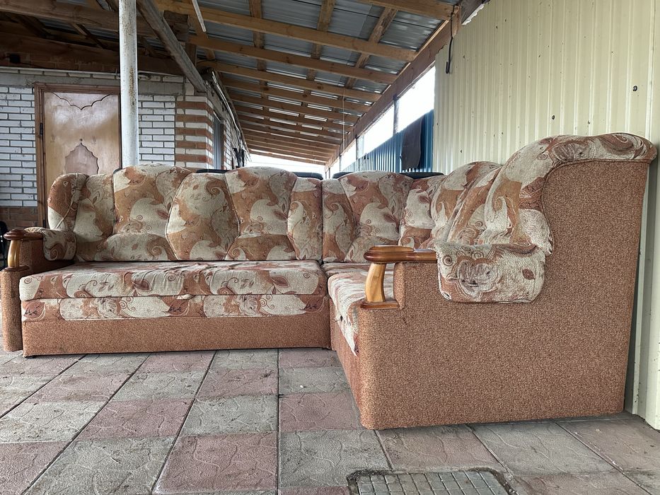 Продам диван в хорошем состояний