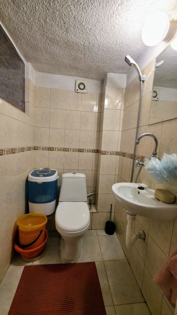 Продава се ВИЛА в село Долни Раковец