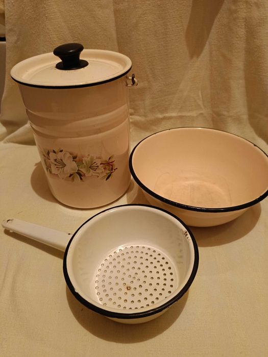 Формы для холодца, Бидон, чашка и дуршлаг эмалированные