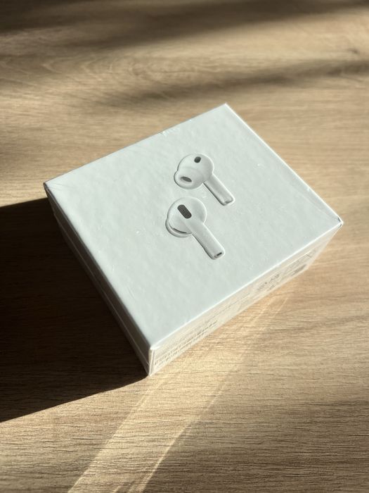 AirPods Pro 3 слушалки