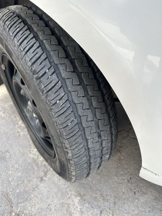 Kia bongo yuk avtomobili. Srochna sotiladi