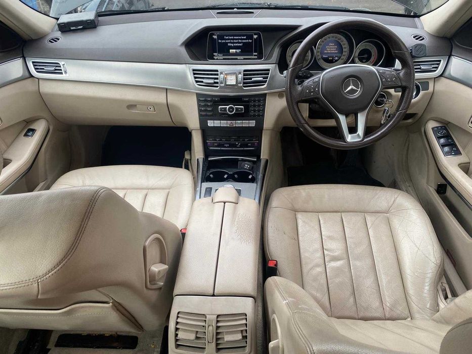 Dezmembrez mercedes e220 w212 facelift/far w212/bara w212/capota/stop/