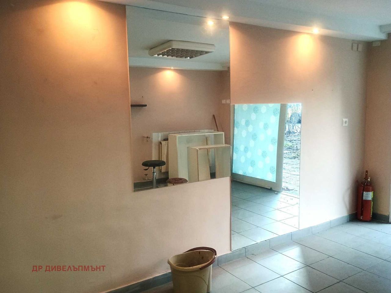 Дава се под наем Магазин в София, Младост 1 - 22 кв.м за 254.49 € - Снимка #4