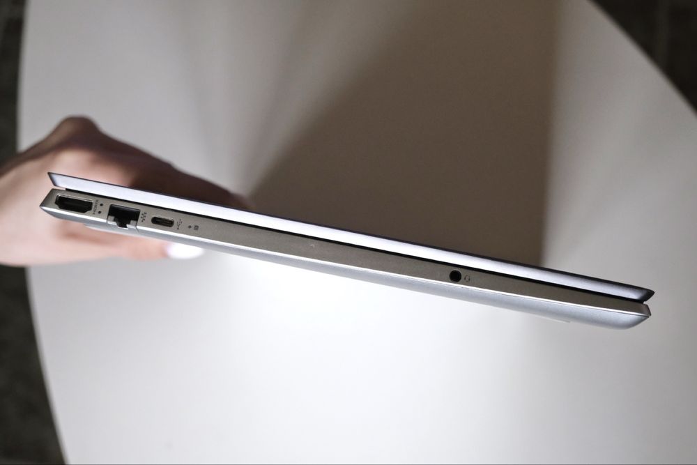 Продавам HP Pavilion 15-cs0006nu