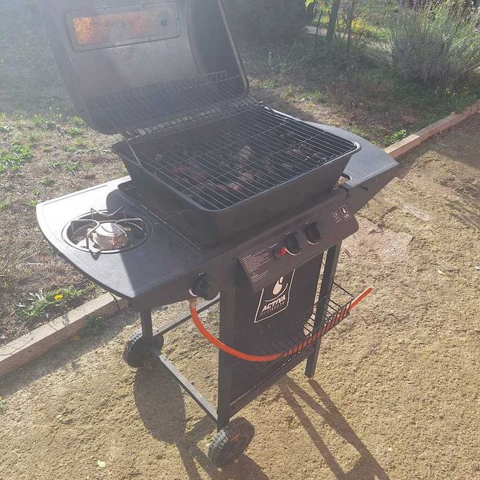 Голямо газово барбекю