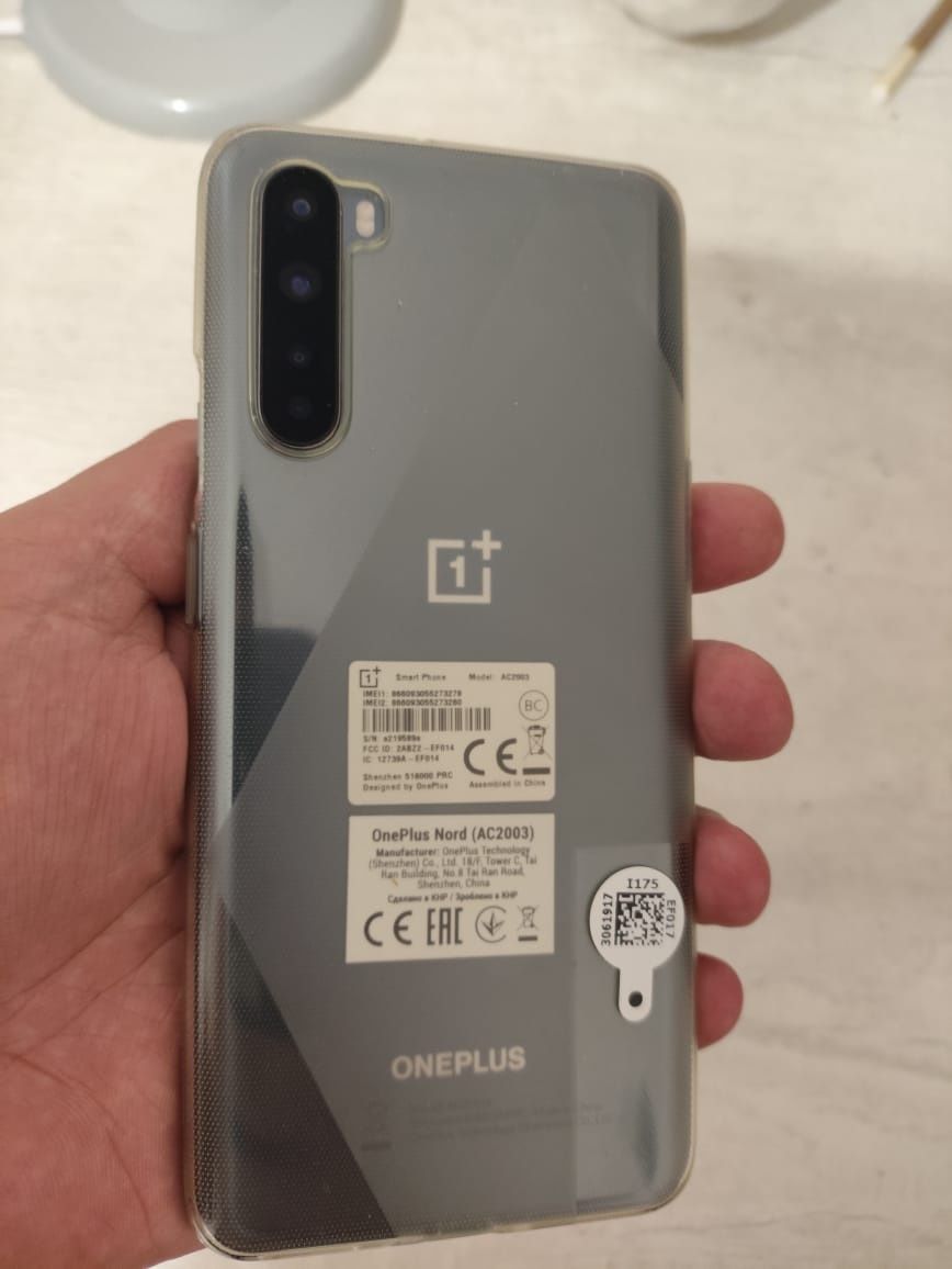 Продам смартфон в отличном состоянии  OnePlus Nord 8/128