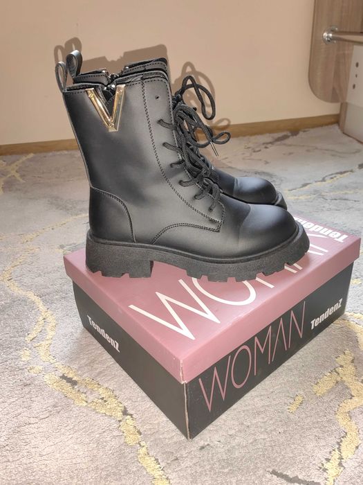 Дамски боти номер 39