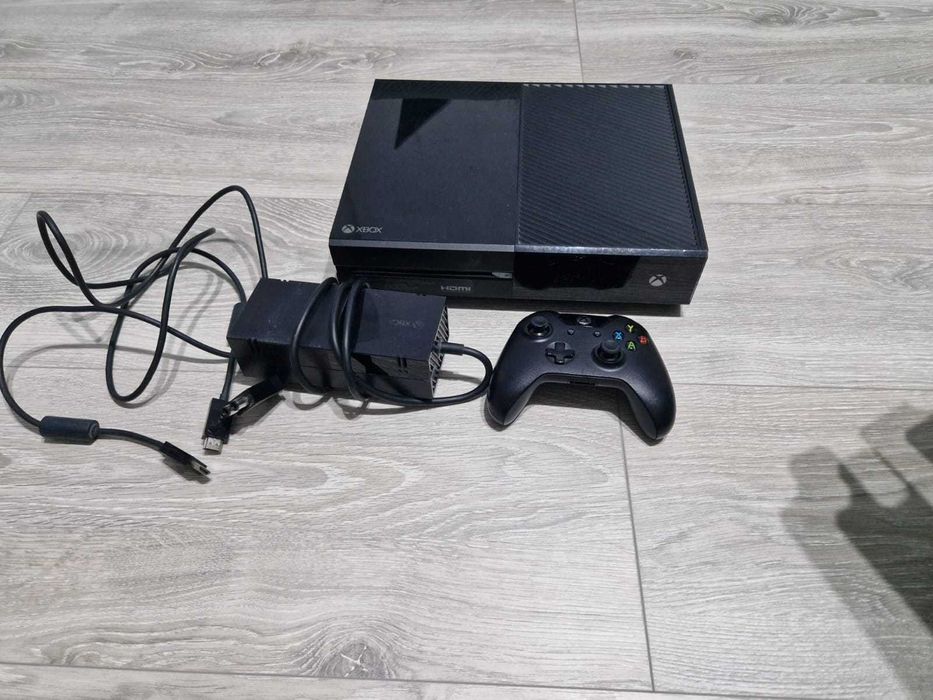 Vand Xbox One cu controler