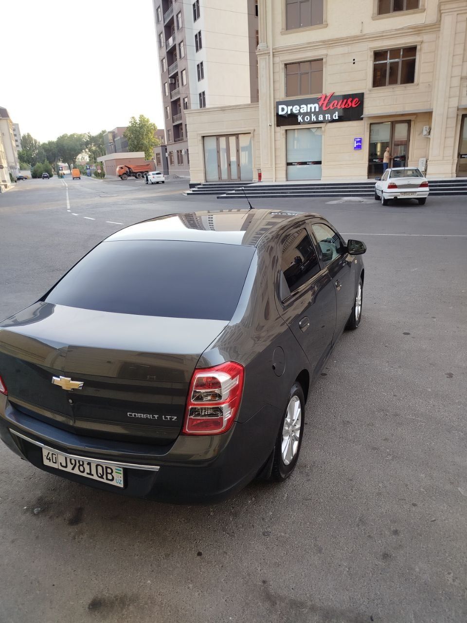 Узим хайдаган мошин