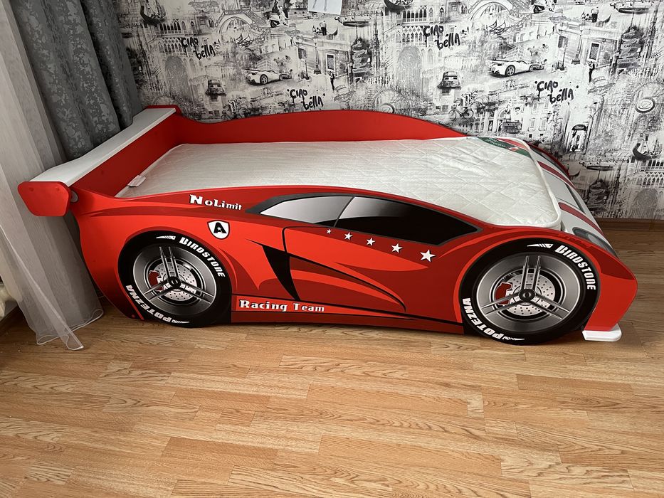 Кровать машинка детская