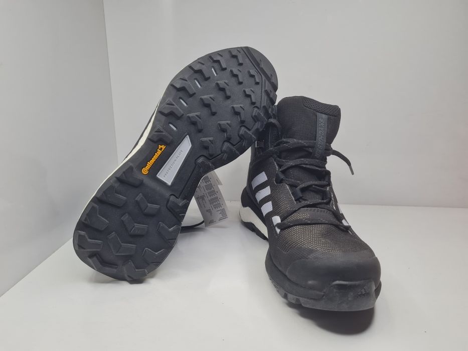 Маратонки Adidas Terrex 

Чисто нови без кутия. 

Размер 40 2/3  стелк