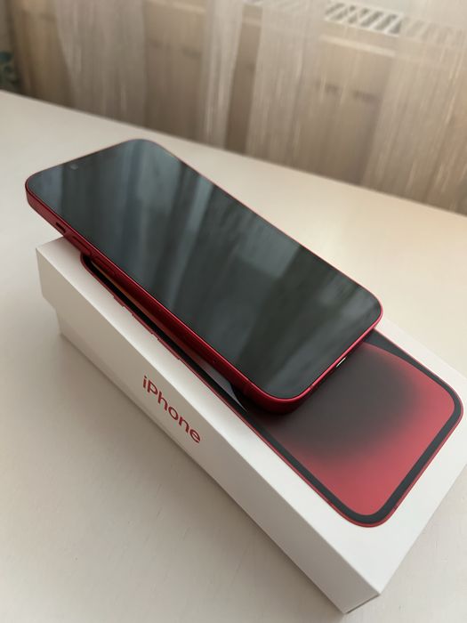 Vand iphone 14 2 bucati Rosu si Negru 128GB