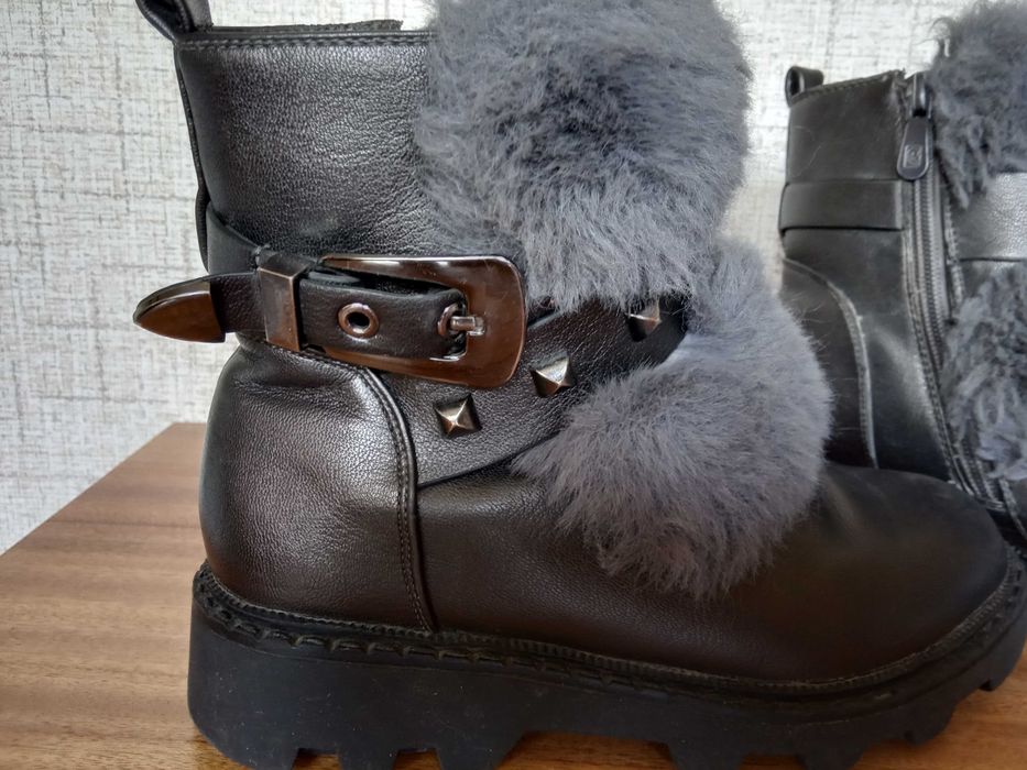 Ботинки для девочки, размер 36.