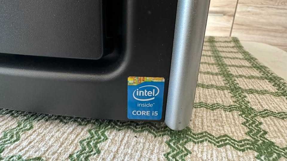 Настолен компютър Core i5 SSD Nvme 4K UHD