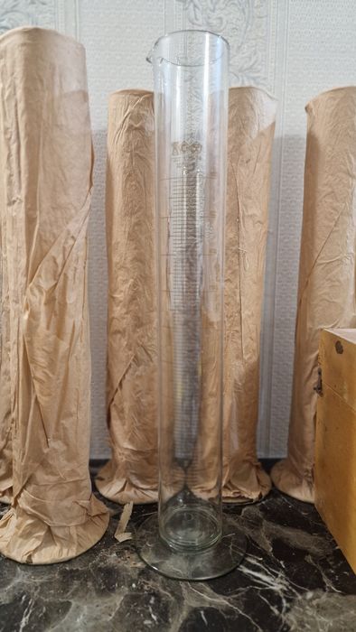 Мерный цилиндр 1000мл стекло СССР лабораторный