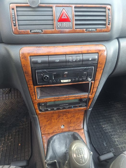 Vand Skoda Octavia 1.8 t 150 cp 2001 benzina si gpl