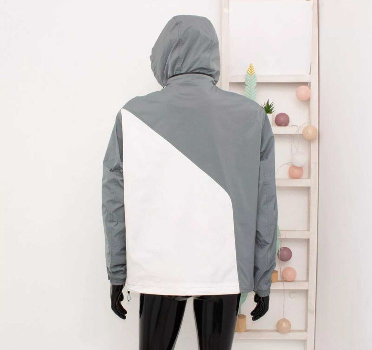 EMPORIO ARMANI оригинално мъжко яке бяло/сиво с качулка windbreaker L