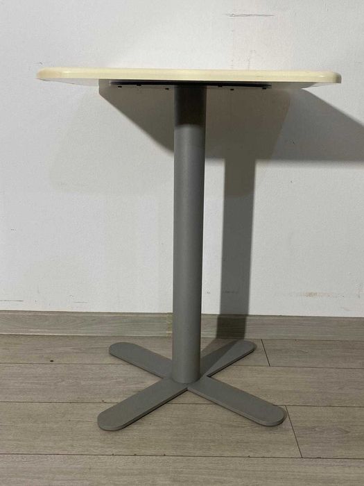 Măsuță 55X55 cm cu Picior Metalic