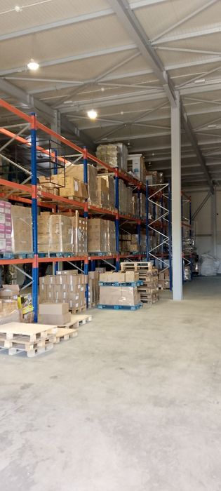 Vindem rafturi metalice profesionale