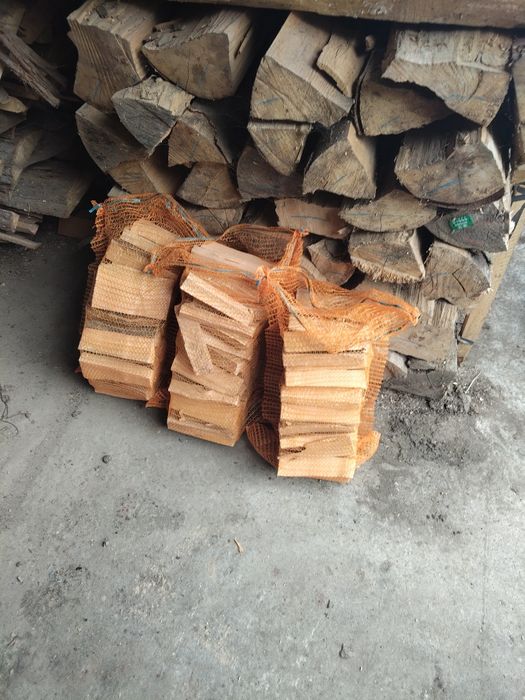 Vând lemne de fag uscate pentru grătar la sac!
