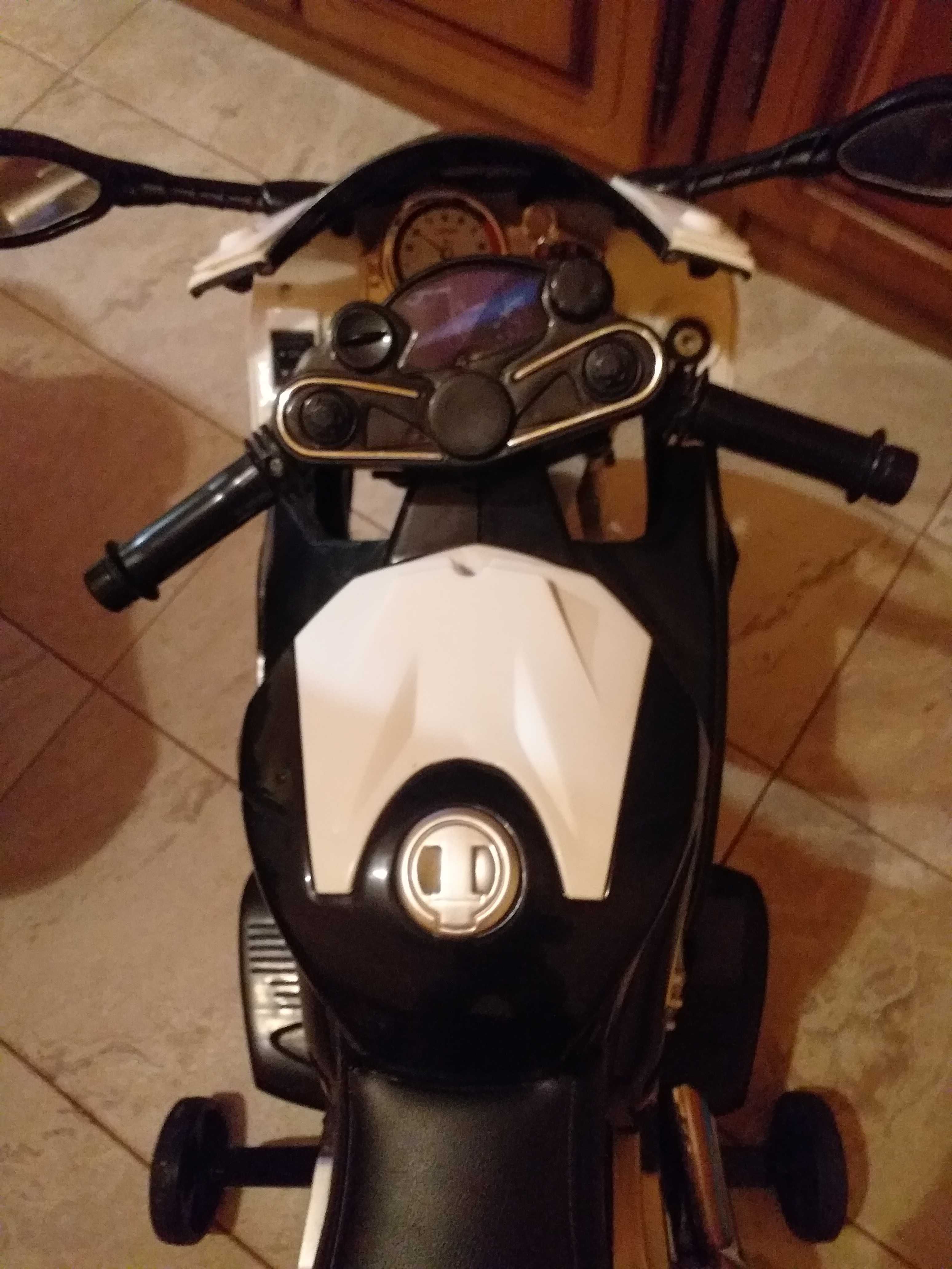 Motocicleta electrica pt copii marca bmw