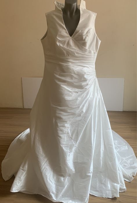 Rochie mireasa cu trena