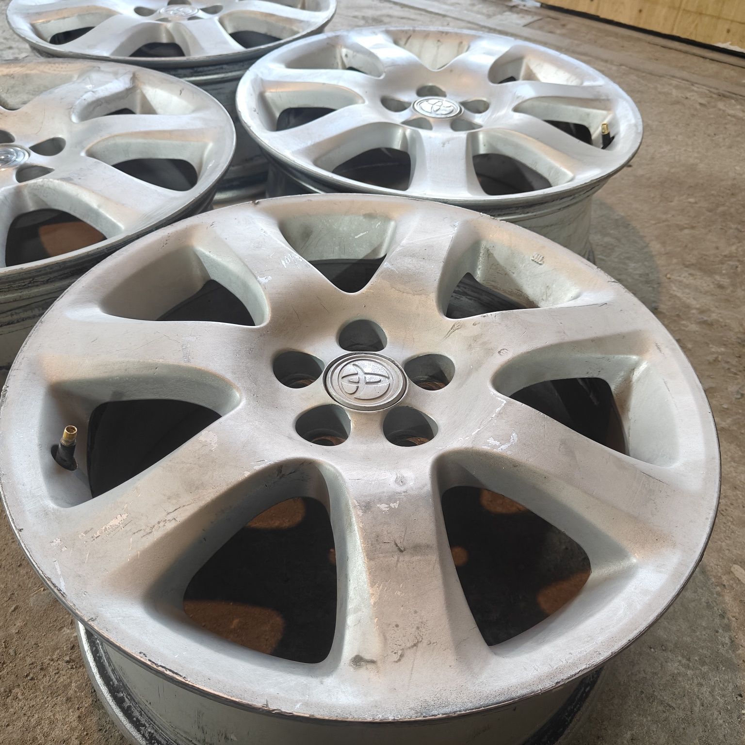 R17 PCD 5*100 Комплект оригинальных легкосплавных дисков