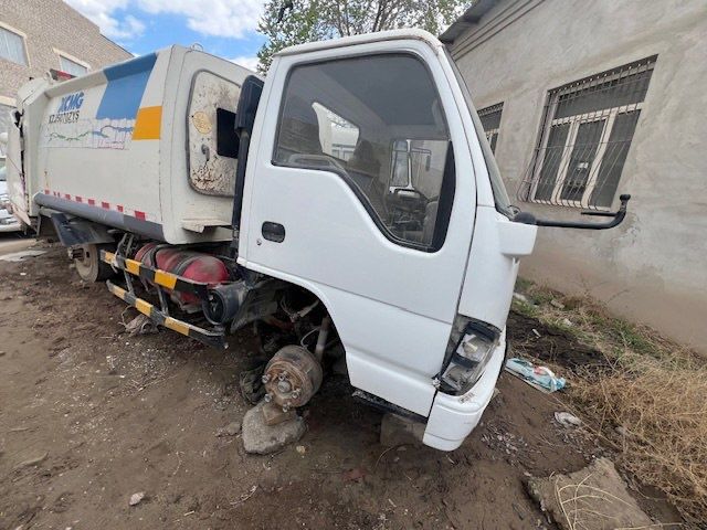 Isuzu 90 370 VAA  2017yil